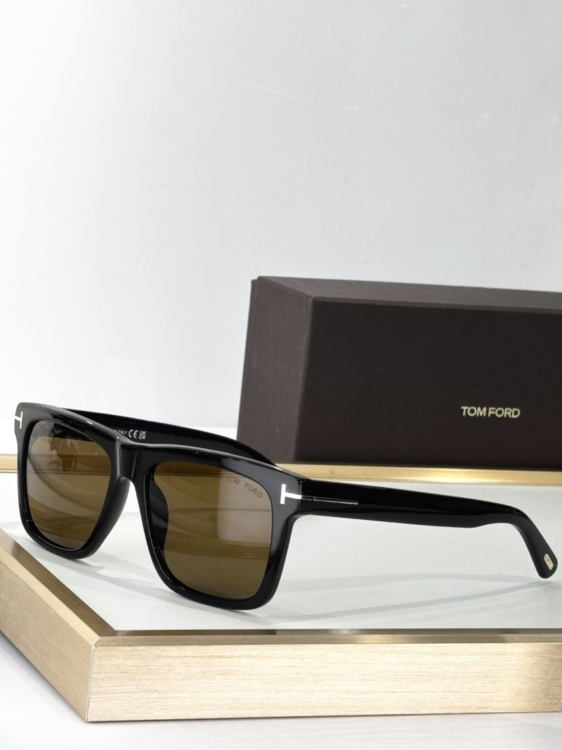 TOM FORD